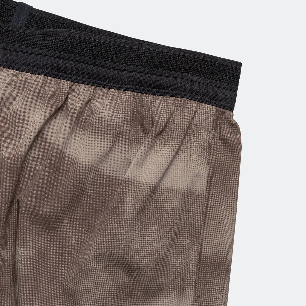 Mens 7" Performance Shorts AOP - Cinder